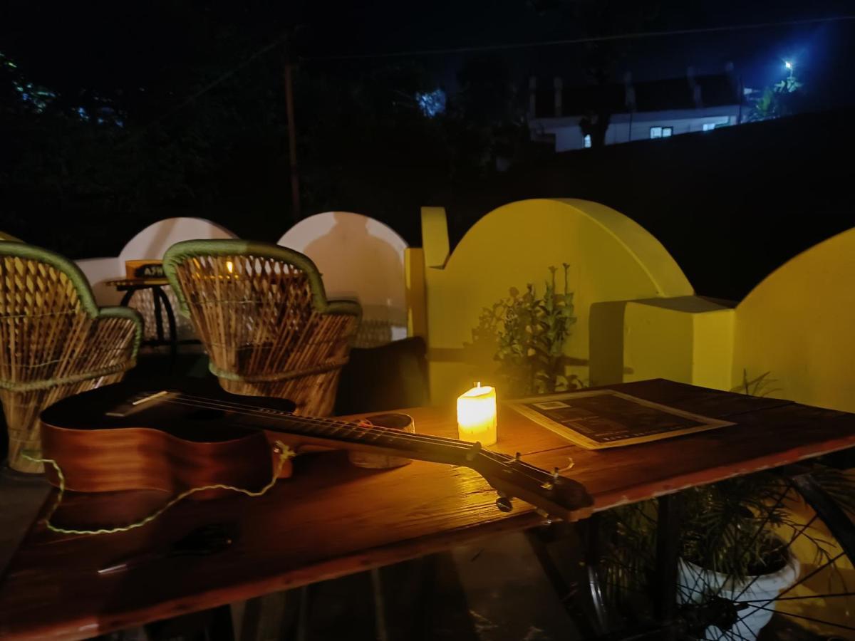 Hobbit House Hostel Rishikesh Exterior photo